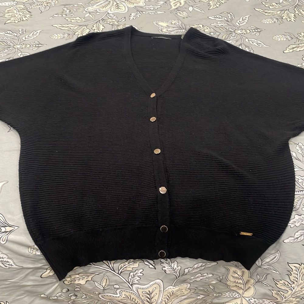 NWT Tahari Women’s Black Long Sleeve Cardigan with Gold Buttons. Size medium